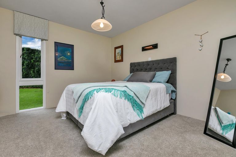 Photo of property in 24/34 Waiwera Place, Waiwera, Orewa, 0994