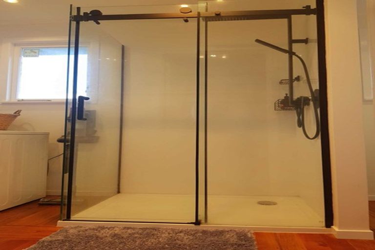 Photo of property in 30 Kamara Road, Glen Eden, Auckland, 0602