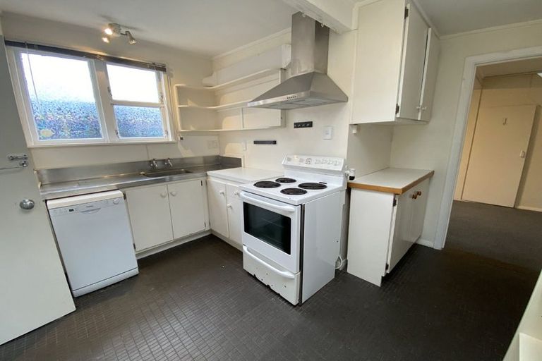 Photo of property in 37 Moa Point Road, Moa Point, Wellington, 6022