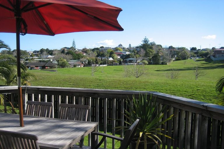 Photo of property in 1/91 Selwyn Crescent, Forrest Hill, Auckland, 0620