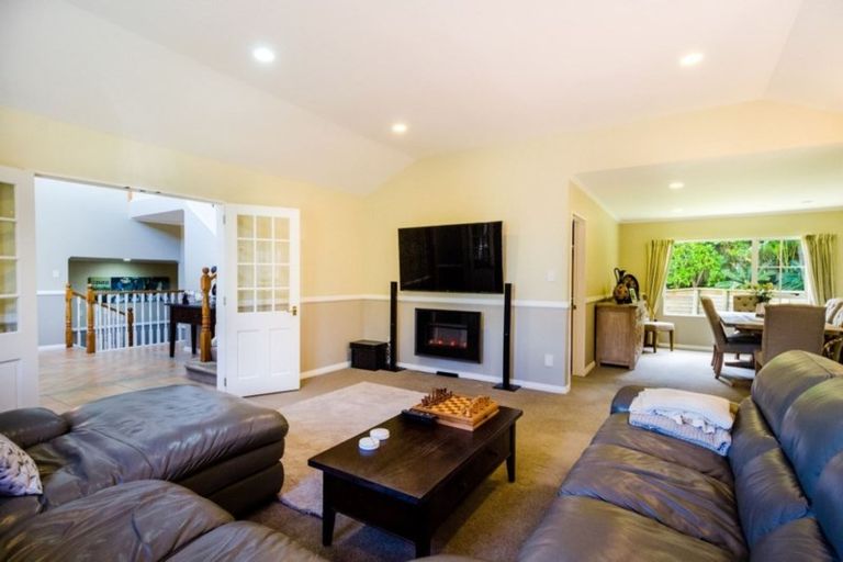 Photo of property in 3 Kahala Place, West Harbour, Auckland, 0618