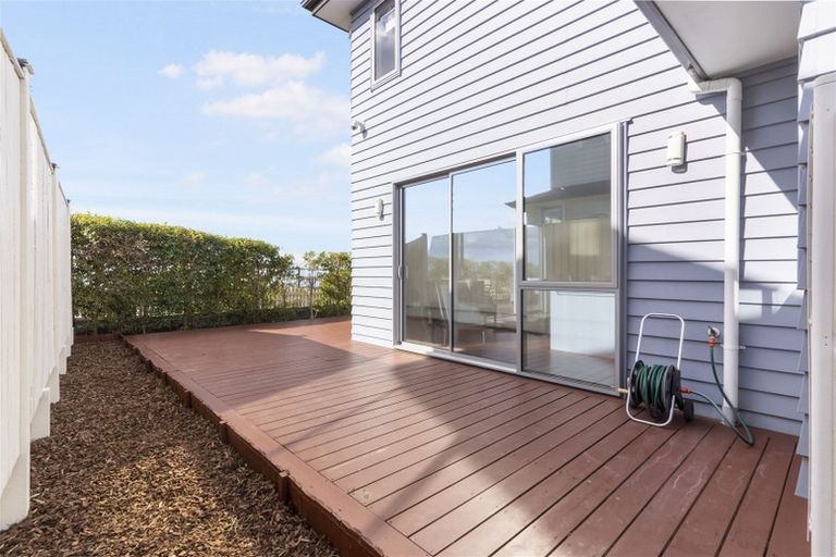 Photo of property in 33 Te Oneroa Way, Long Bay, Auckland, 0630