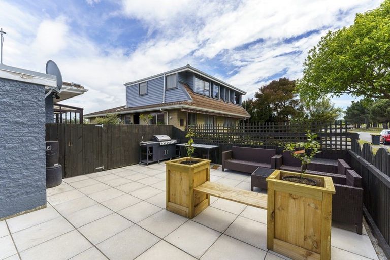 Photo of property in 1/185 Queenspark Drive, Parklands, Christchurch, 8083