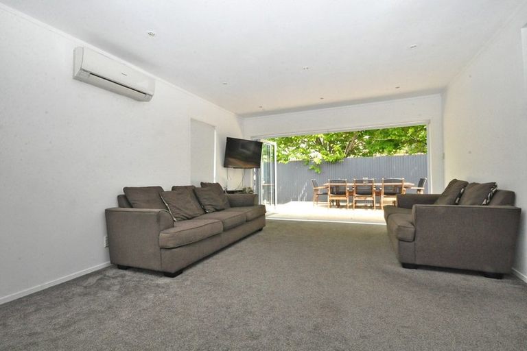 Photo of property in 7a Eagle Place, Red Beach, 0932