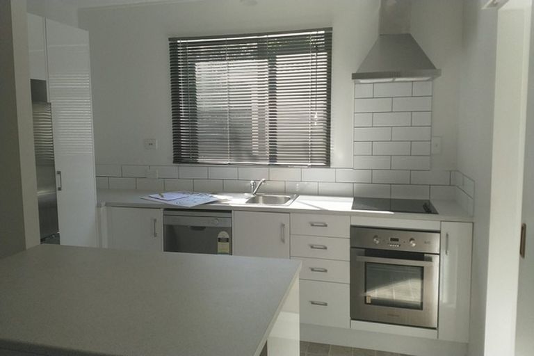 Photo of property in 4/1106 High Street, Taita, Lower Hutt, 5011