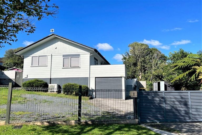 Photo of property in 4 Correa Court, Goodwood Heights, Auckland, 2105
