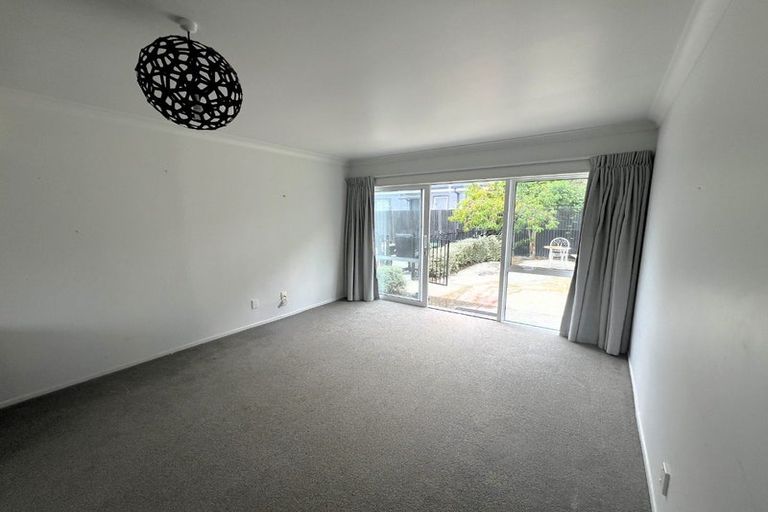 Photo of property in 2/41 Bowhill Road, New Brighton, Christchurch, 8083
