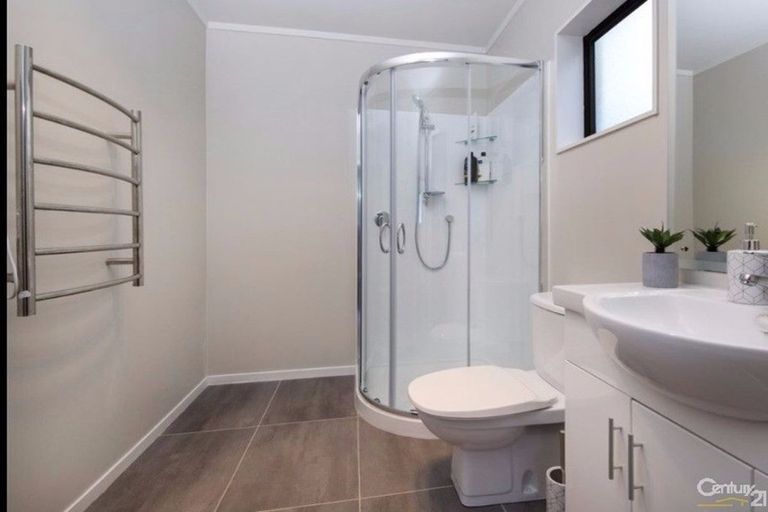 Photo of property in 14 Mirabell Place, Golflands, Auckland, 2013