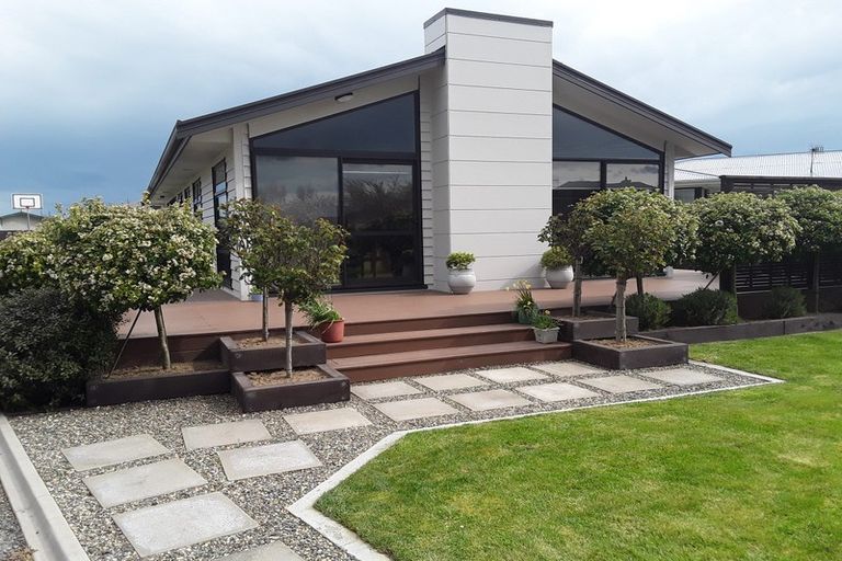 Photo of property in 46 Aloway Street, Wallacetown, 9816