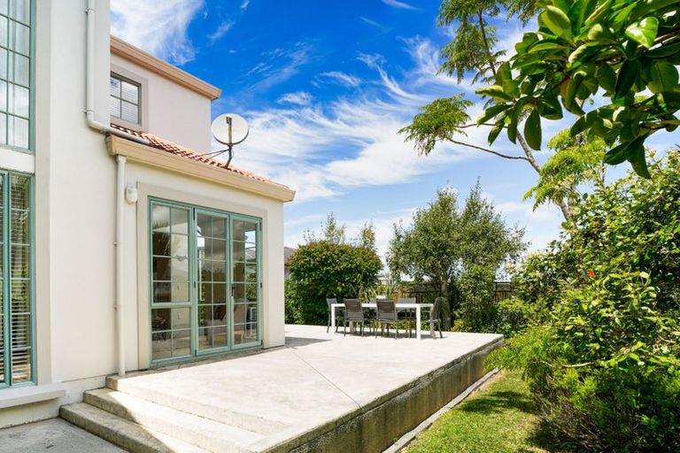 Photo of property in 21 Te Hoe Grove, Pinehill, Auckland, 0632