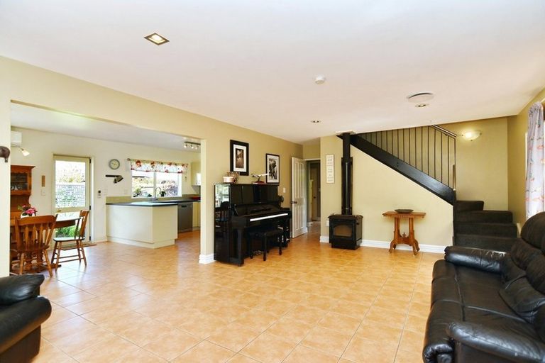 Photo of property in 12 Thornley Place, Woodend, 7610