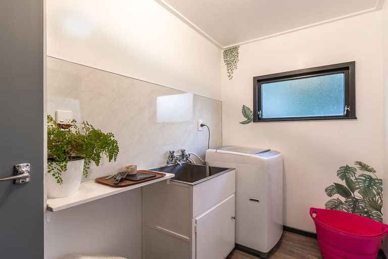 Photo of property in 27 Puriri Road, Waikanae, 5036