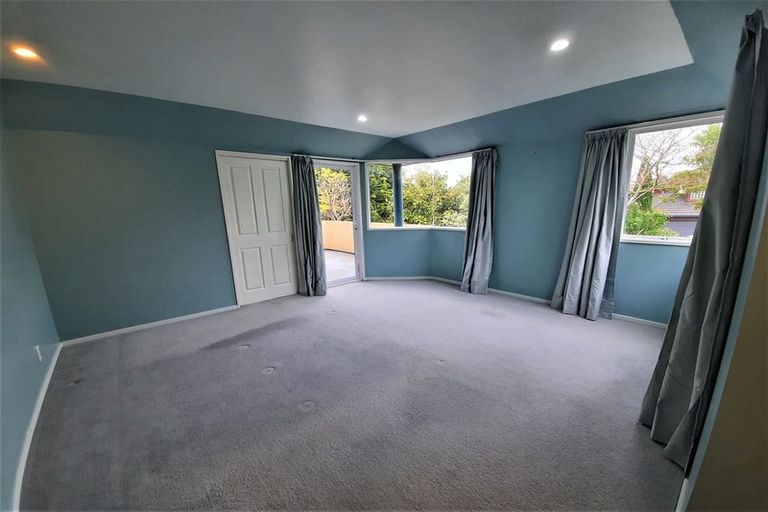 Photo of property in 32 Huntingdon Place, Avonhead, Christchurch, 8042