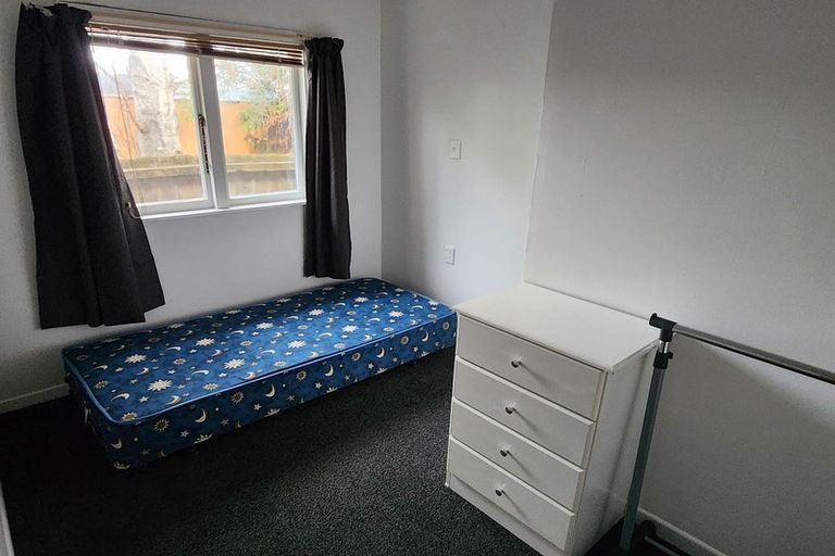 Photo of property in 90 Cuffs Road, Wainoni, Christchurch, 8061