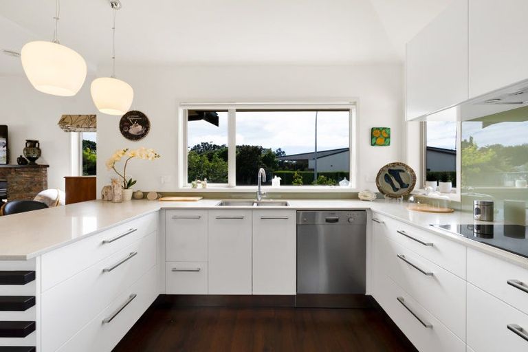 Photo of property in 7 Portland Drive, Highlands Park, New Plymouth, 4312