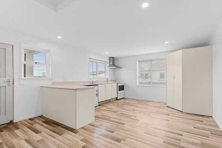 Photo of property in 40 Wrantage Street, Westown, New Plymouth, 4310