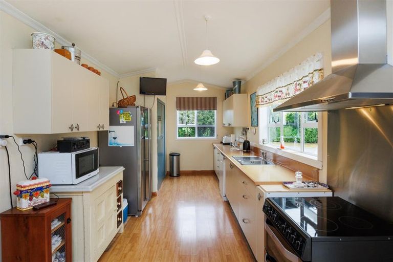 Photo of property in 375 Rangatira Road, Hunterville, 4786