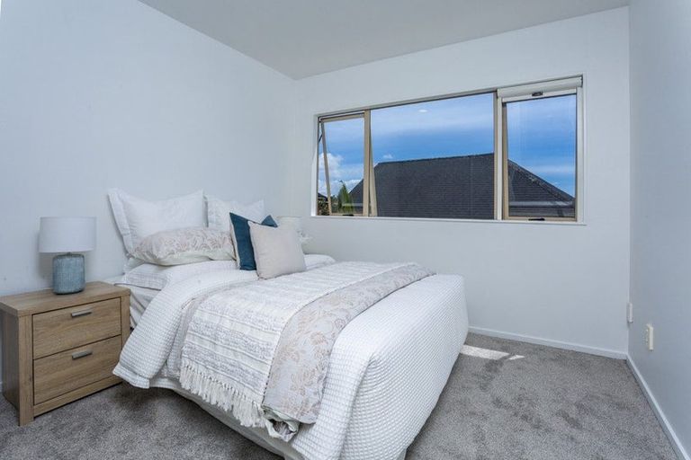 Photo of property in 78 Medallion Drive, Oteha, Auckland, 0632