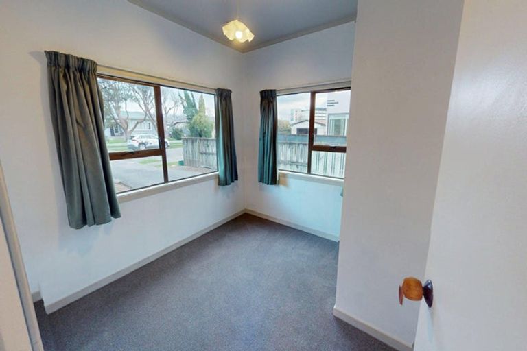 Photo of property in 33 Puriri Terrace, Roslyn, Palmerston North, 4414