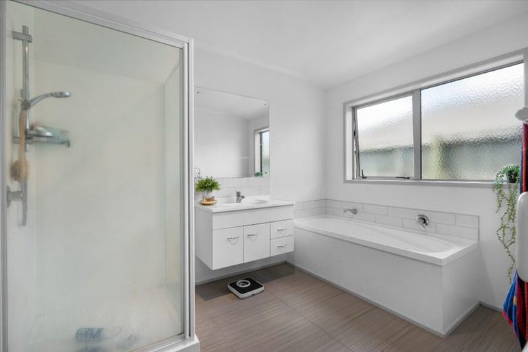 Photo of property in 30 Patatee Terrace, Baverstock, Hamilton, 3200