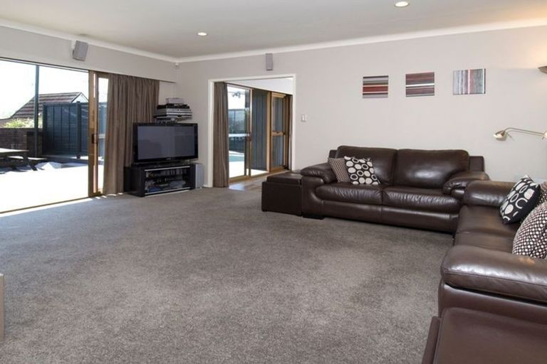 Photo of property in 101 Glenmore Road, Sunnyhills, Auckland, 2010