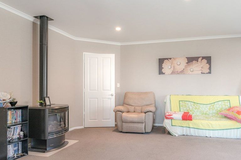 Photo of property in 159 Pacific Drive, Fitzherbert, Palmerston North, 4410