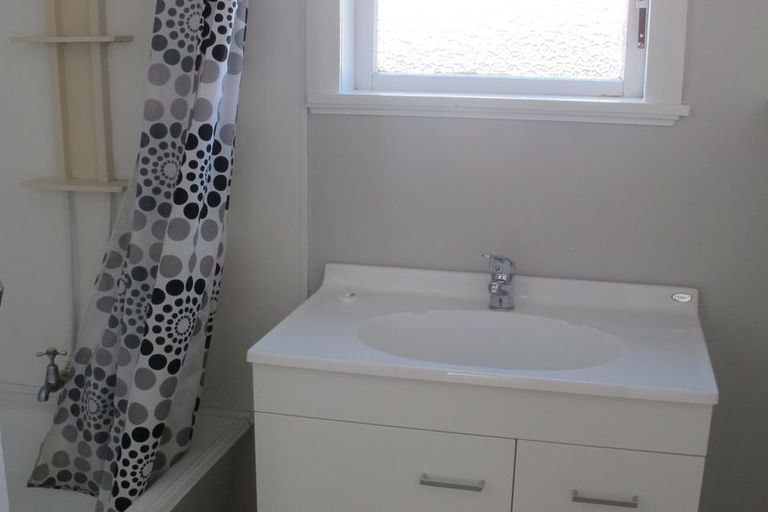 Photo of property in 12 Churchill Drive, Wilton, Wellington, 6035