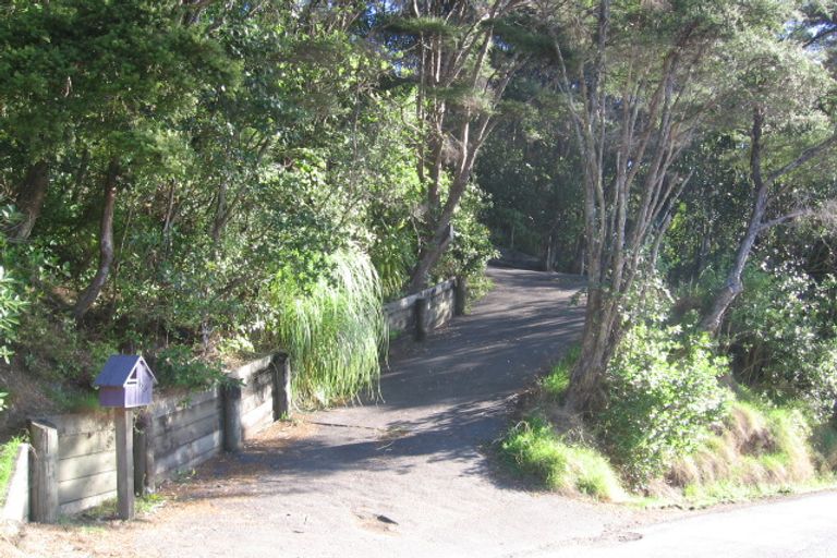 Photo of property in 65 Laingholm Drive, Laingholm, Auckland, 0604