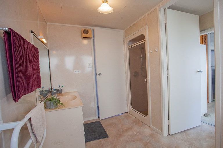 Photo of property in 34 Clifton Drive, Waitara, 4320