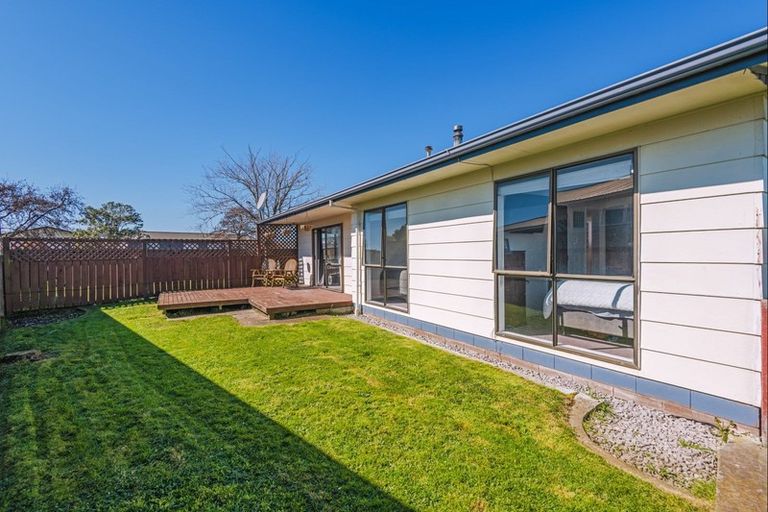 Photo of property in 28 Acacia Street, Kelvin Grove, Palmerston North, 4414