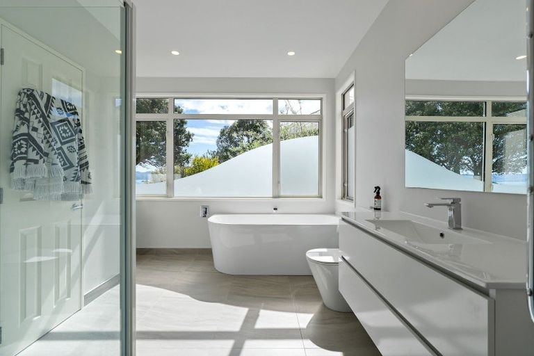 Photo of property in 117 Marine Drive, Sorrento Bay, Lower Hutt, 5013