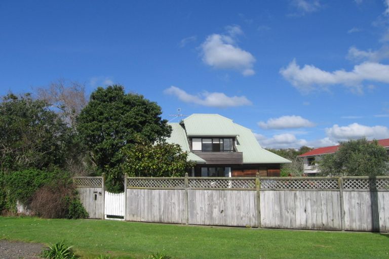 Photo of property in 2a Hawke Crescent, Beachlands, Auckland, 2018