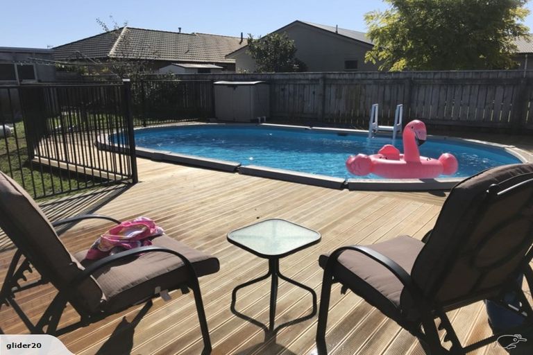 Photo of property in 12 Gandalf Crescent, Paraparaumu, 5032