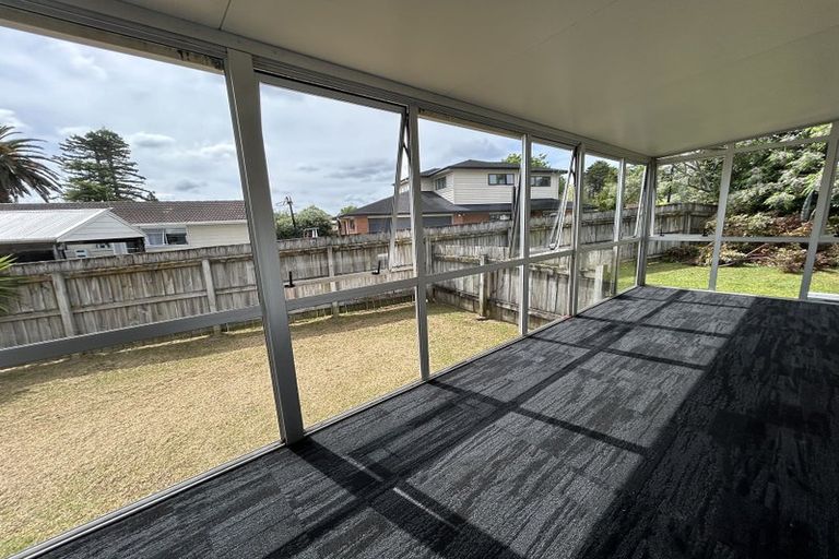 Photo of property in 77 Chilcott Road, Henderson, Auckland, 0612