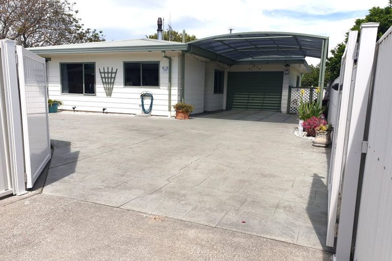 Photo of property in 2/15 Burness Road, Greenmeadows, Napier, 4112