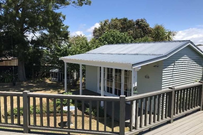 Photo of property in 8 Harrison Avenue, Belmont, Auckland, 0622