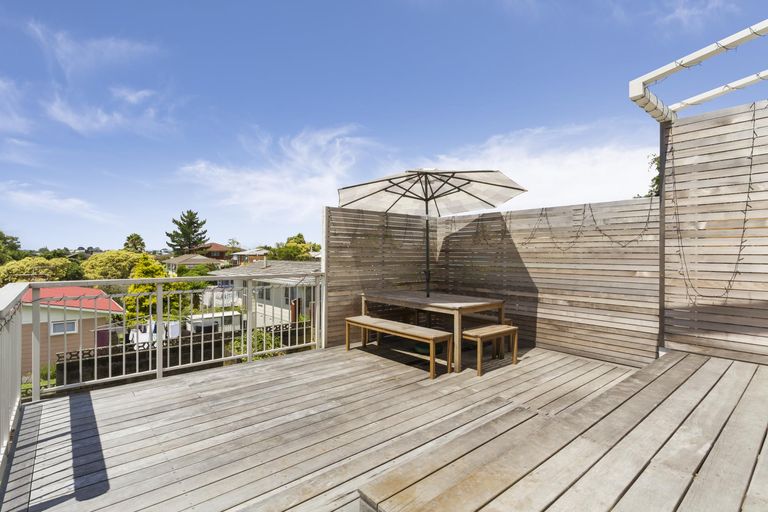 Photo of property in 41 Hepburn Road, Glendene, Auckland, 0602