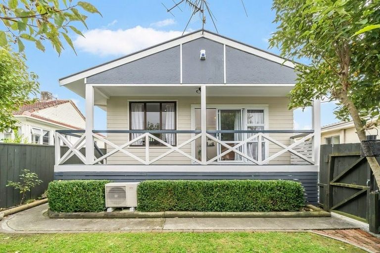 Photo of property in 2/79 Molesworth Street, Taita, Lower Hutt, 5011