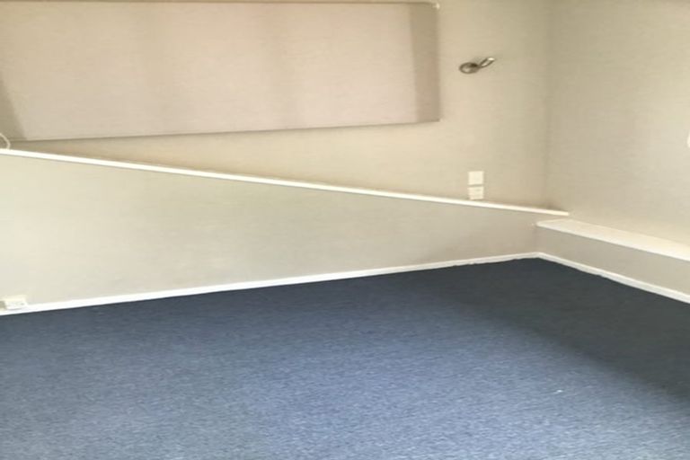 Photo of property in 17 Selleck Street, Mount Pleasant, Christchurch, 8081