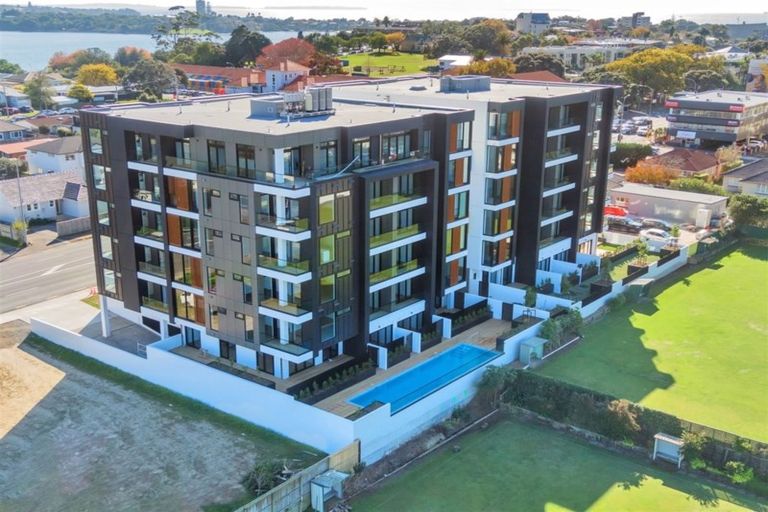 Photo of property in Frank Sargeson Apts, 408/80 Anzac Street, Takapuna, Auckland, 0622