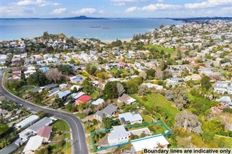 Photo of property in 26 Killarney Avenue, Torbay, Auckland, 0630