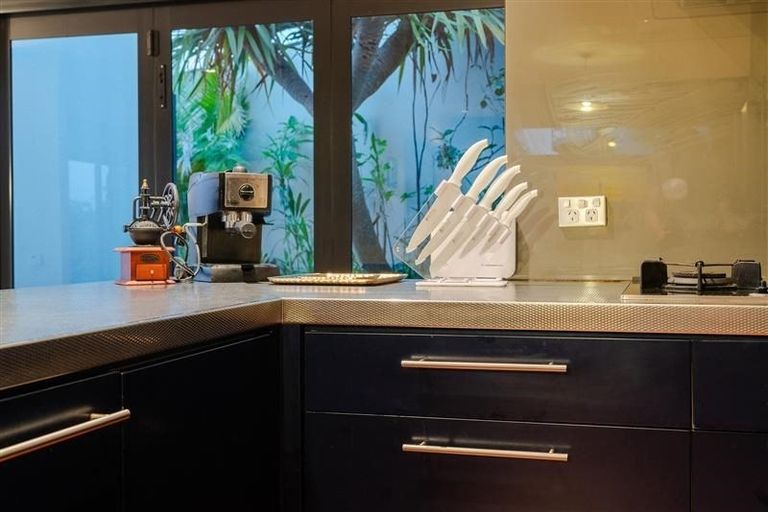 Photo of property in 11 Waimana Avenue, Northcote Point, Auckland, 0627