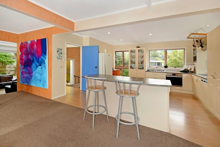 Photo of property in 18 Barlow Place, Chatswood, Auckland, 0626