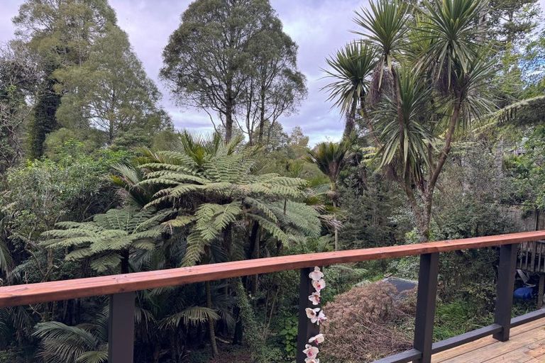Photo of property in 2 Opou Road, Titirangi, Auckland, 0604