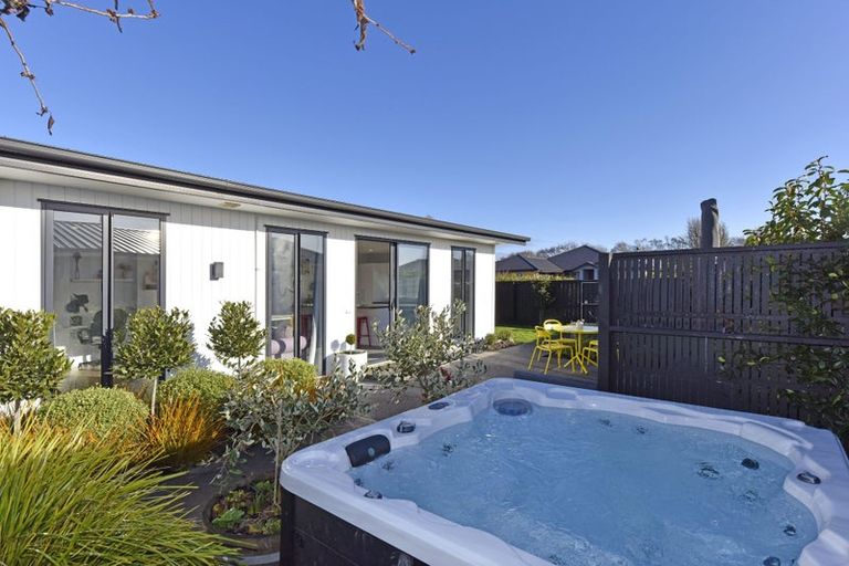 Photo of property in 41 Bradwell Crescent, Halswell, Christchurch, 8025