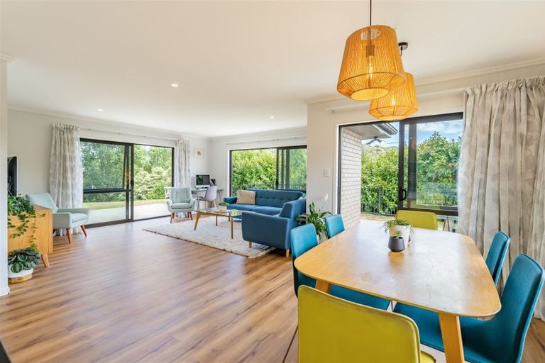 Photo of property in 6 Jade Crescent, Timberlea, Upper Hutt, 5018