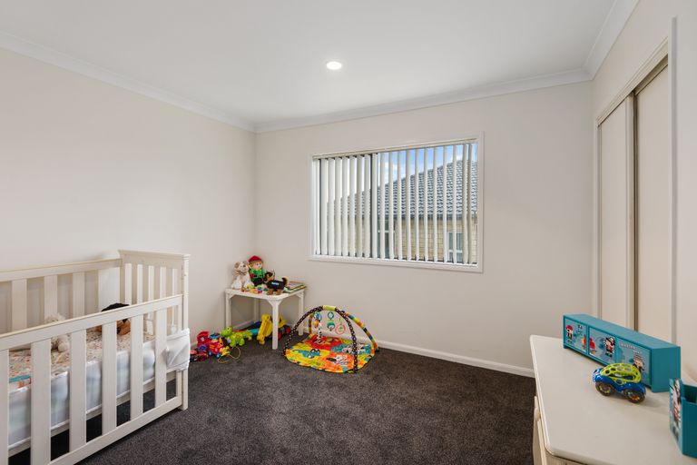 Photo of property in 33 Mahuri Street, Parklands, Christchurch, 8083