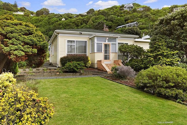 Photo of property in 156a Queens Drive, Lyall Bay, Wellington, 6022