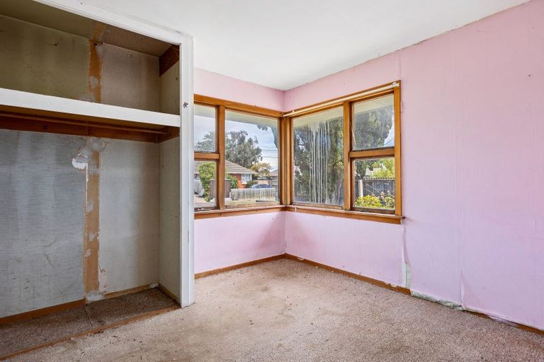 Photo of property in 15 Vancouver Crescent, Wainoni, Christchurch, 8061