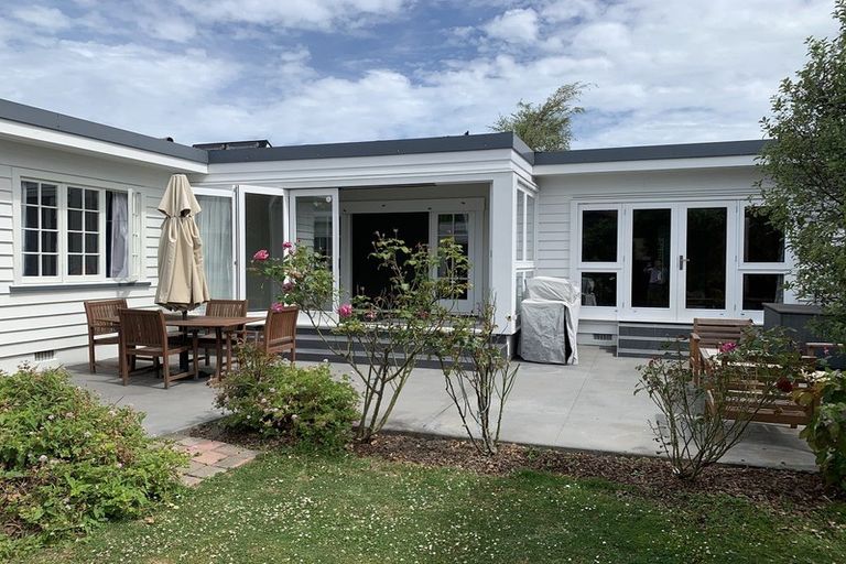 Photo of property in 129 Memorial Avenue, Burnside, Christchurch, 8053